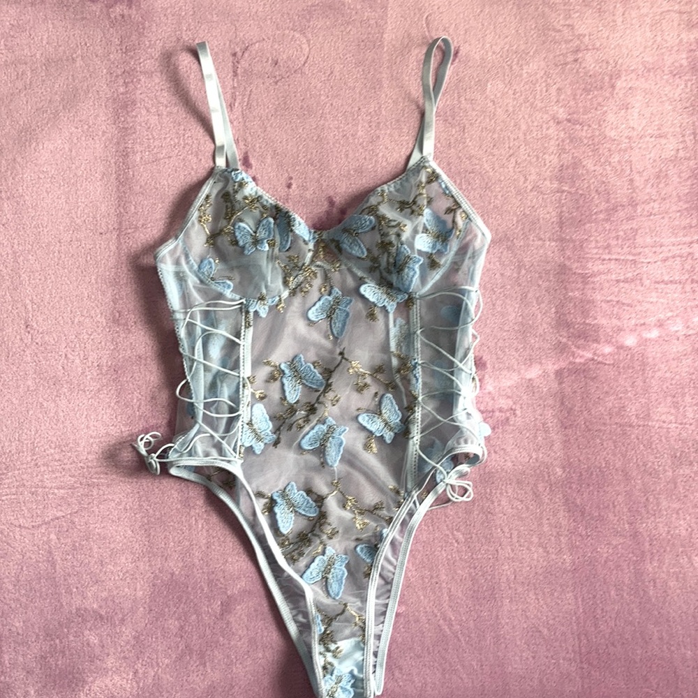 🦋blue butterfly embroidered bodysuit 🦋